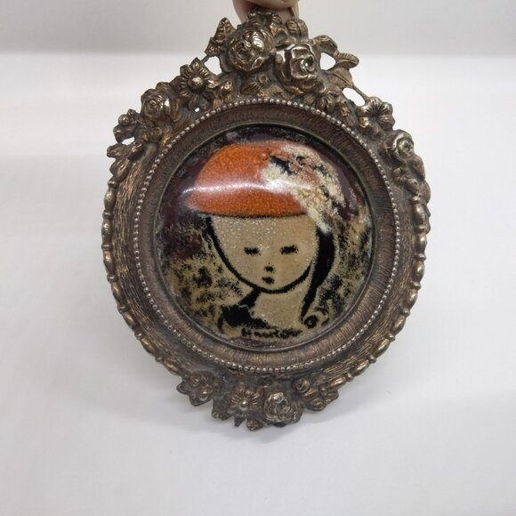 Antique Vintage Asian Oval Framed Enamel Artwork With Girl In Hat Design 4.5" Ta - Picture 7 of 7